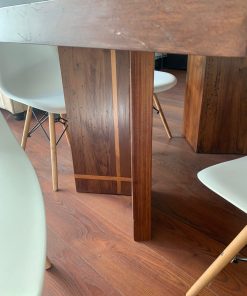 Mesa comedor roble con marquetería