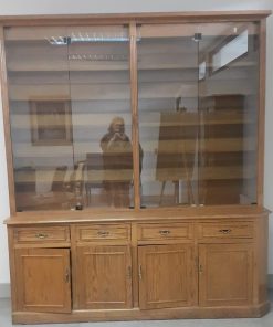 Librero con luz interior