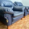 Sillones Cuero Azul con Patas Madera