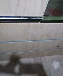 Mesón Vitrina con 3 Cajones