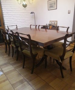 Comedor Enchapado en Madera con 8 Sillas
