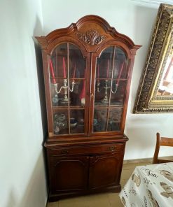 Mueble bar de madera antiguo