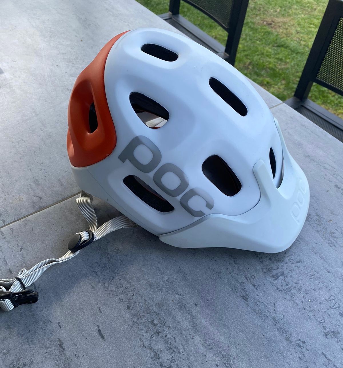 Casco infantil unisex marca POC