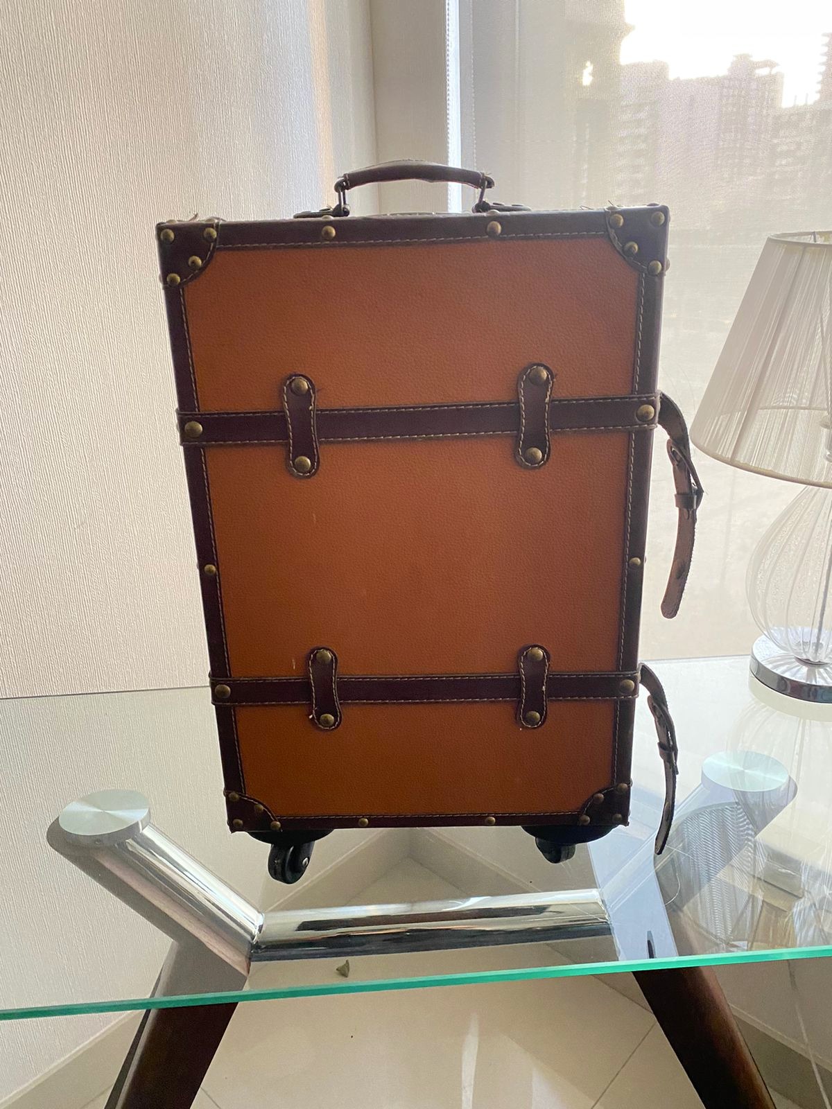 Maleta estilo vintage con rueditas