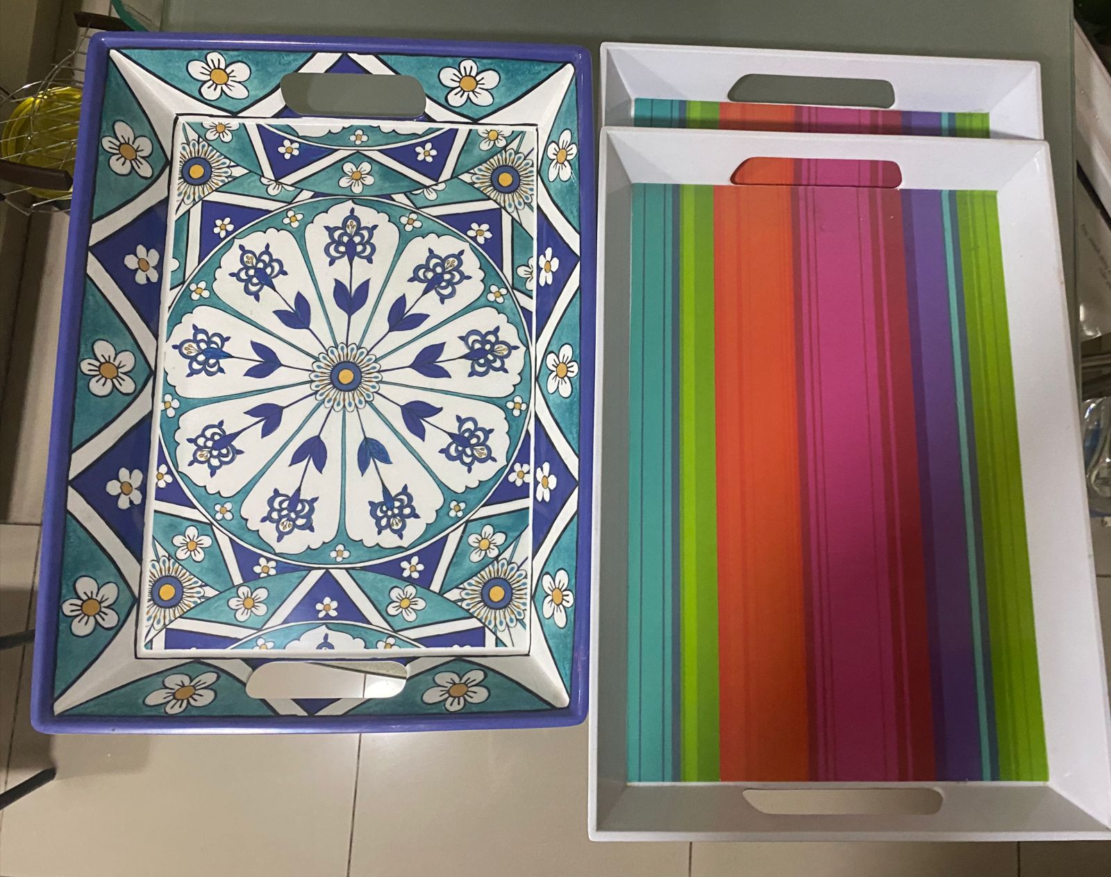 3 bandejas de melamina marca Krea