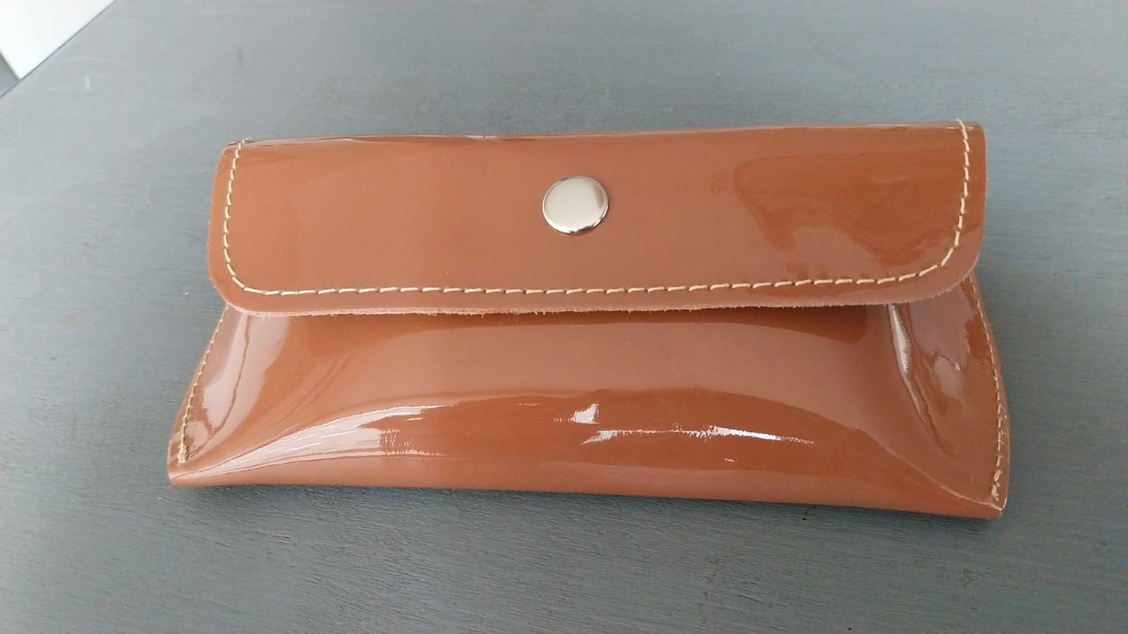 Estuche para lentes de cuero