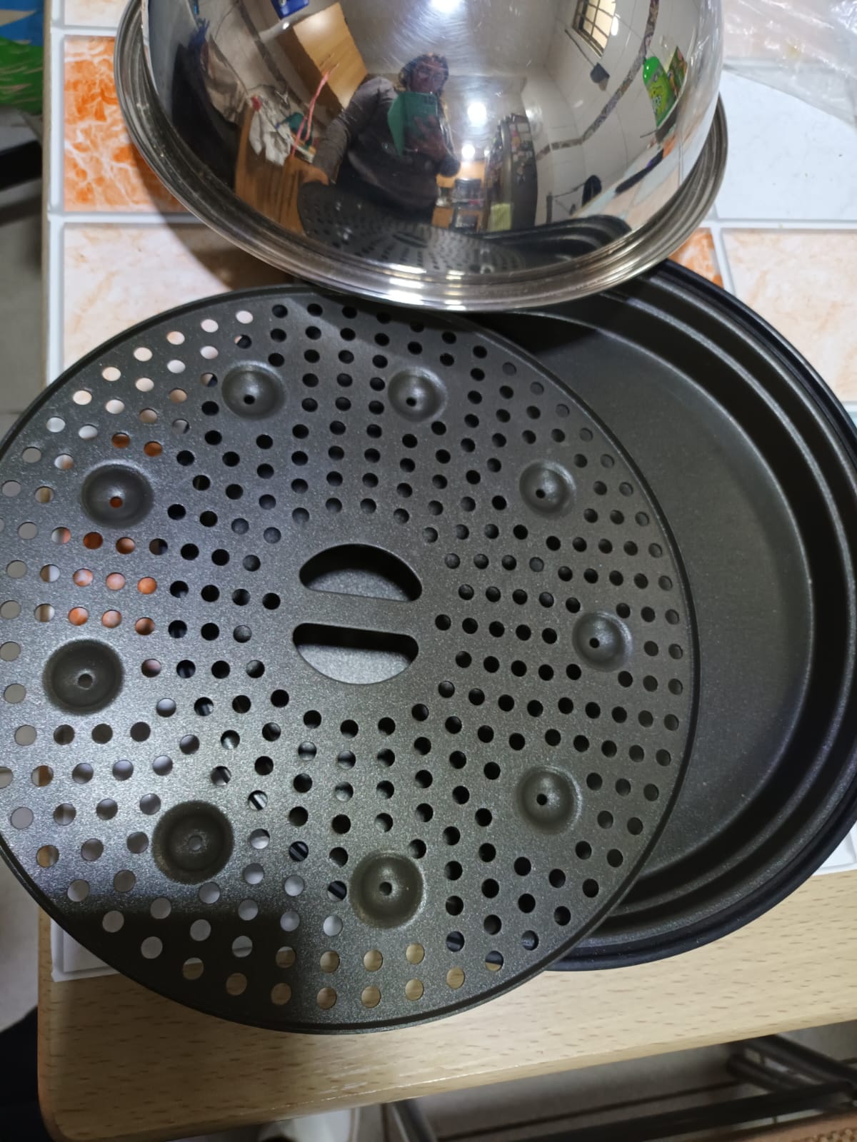 Bandeja tipo cúpula para llevar comida caliente a la mesa - Imagen 2