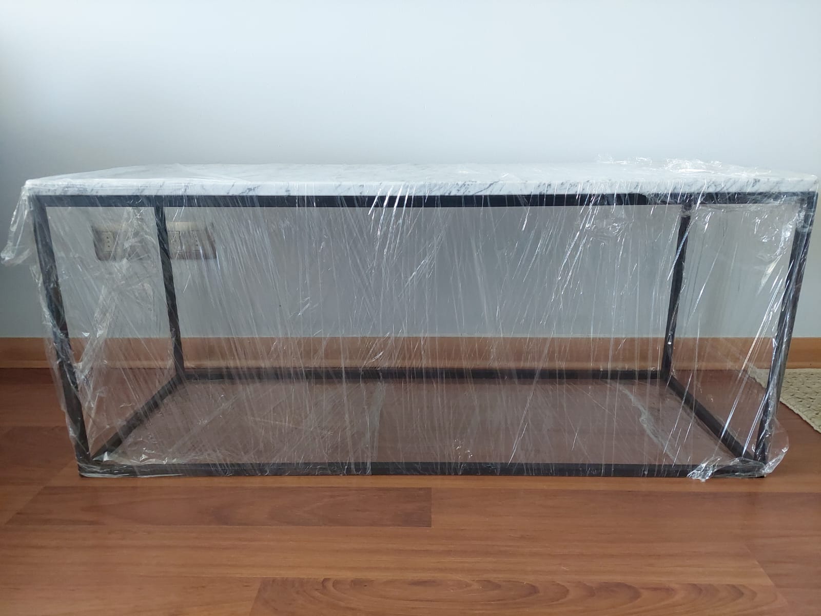 Mesa mármol carrara con base metal negro electorpintado - Imagen 2
