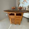 Mueble bar con 2 sillas