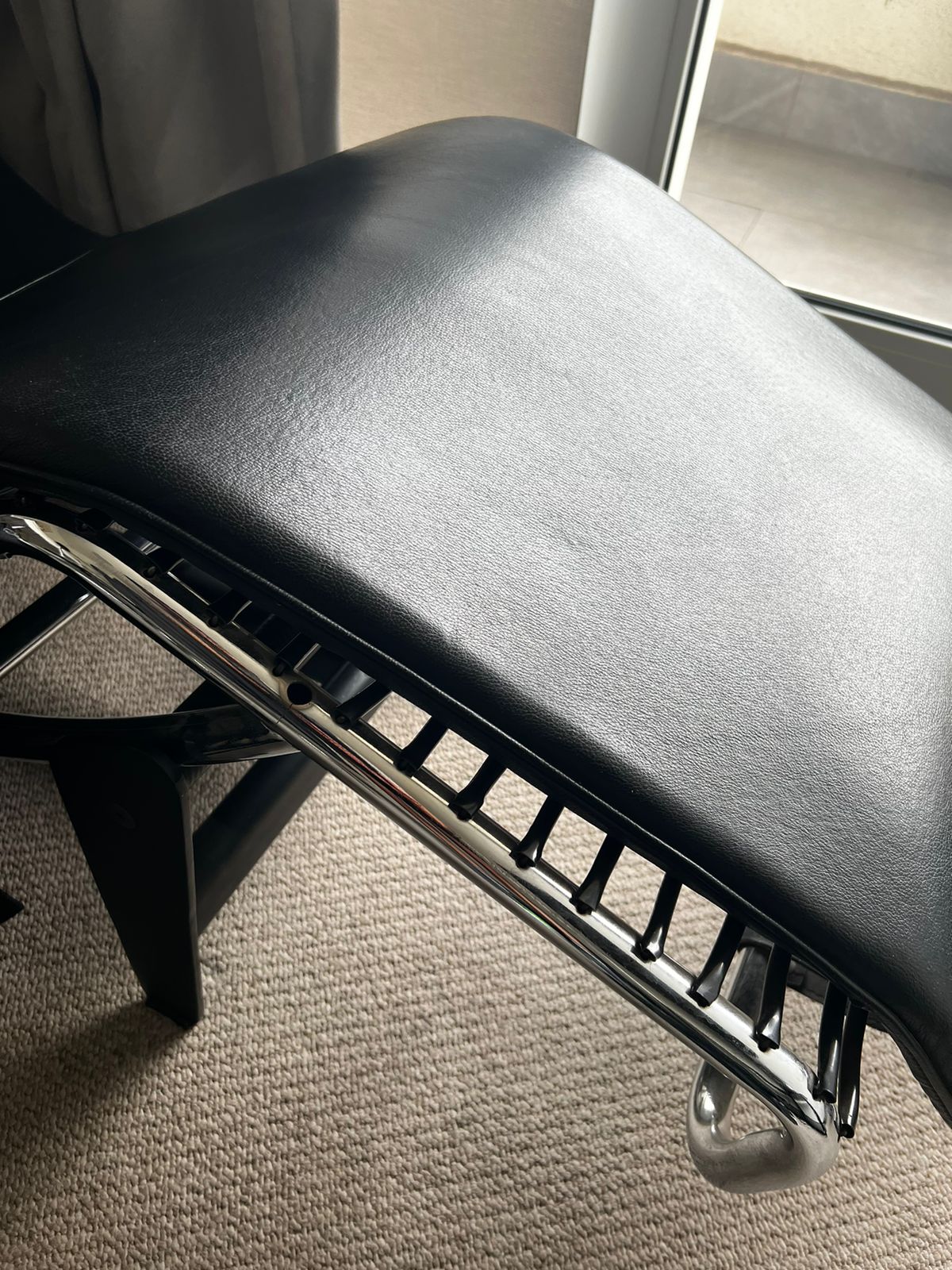 Chaise Longue Le Corbusier LC4 cuerina negro Vende y compra artículos