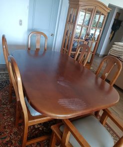 Juego comedor madera con 4 sillas y 2 sitiales