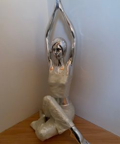 Figura Yoga en pausa