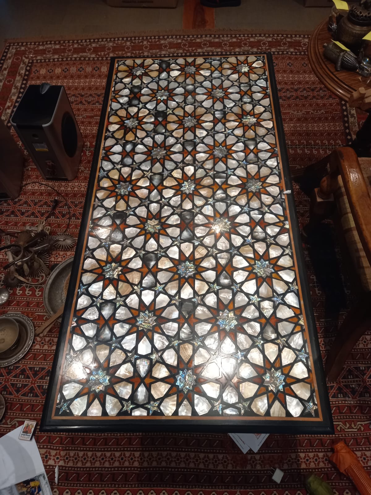 Mesa de centro de madera y nácar - Imagen 3
