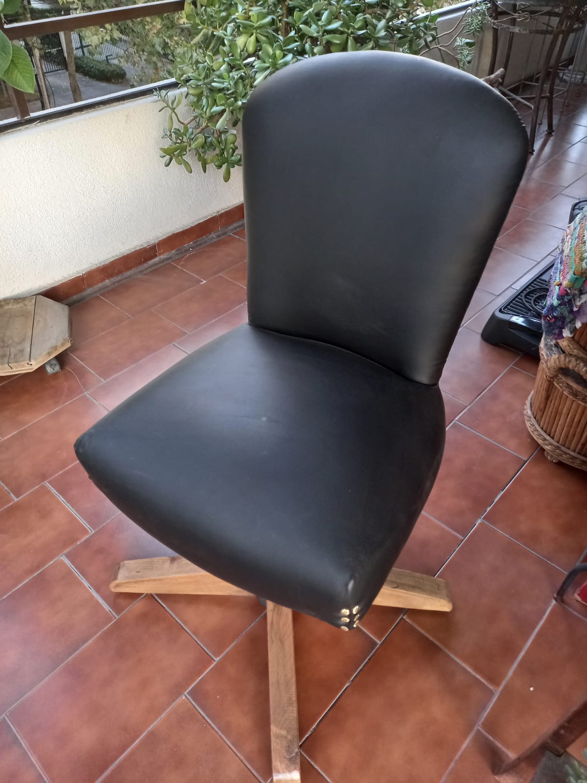 Sillón butaca con tachas