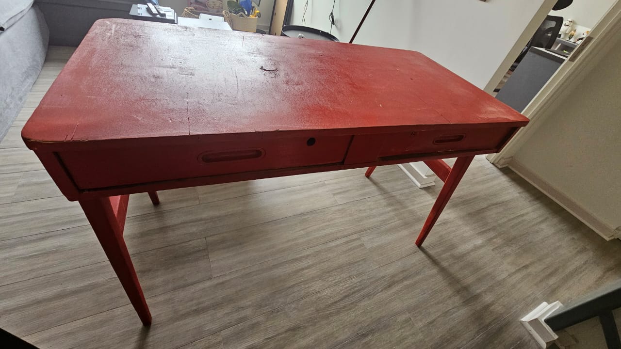 Escritorio de madera rojo - Imagen 2
