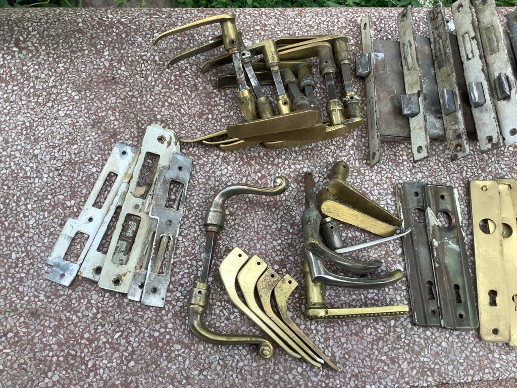 Manillas antiguas para puerta - Imagen 4
