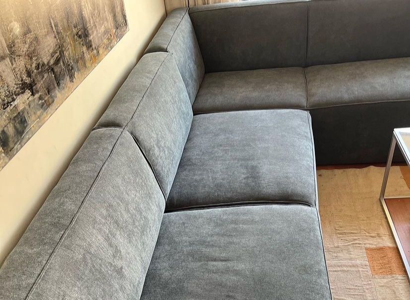 Sofá seccional tienda Cueros Design Vende y compra artículos de segunda mano