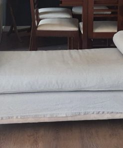 Banqueta con funda gris