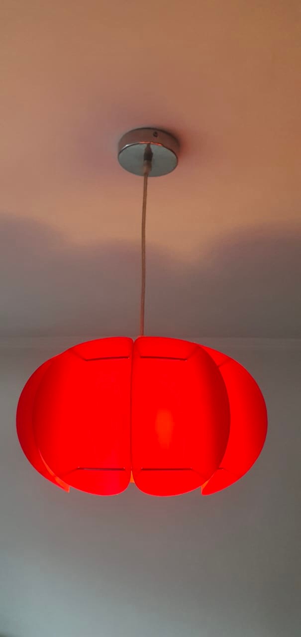 Lámpara de techo roja