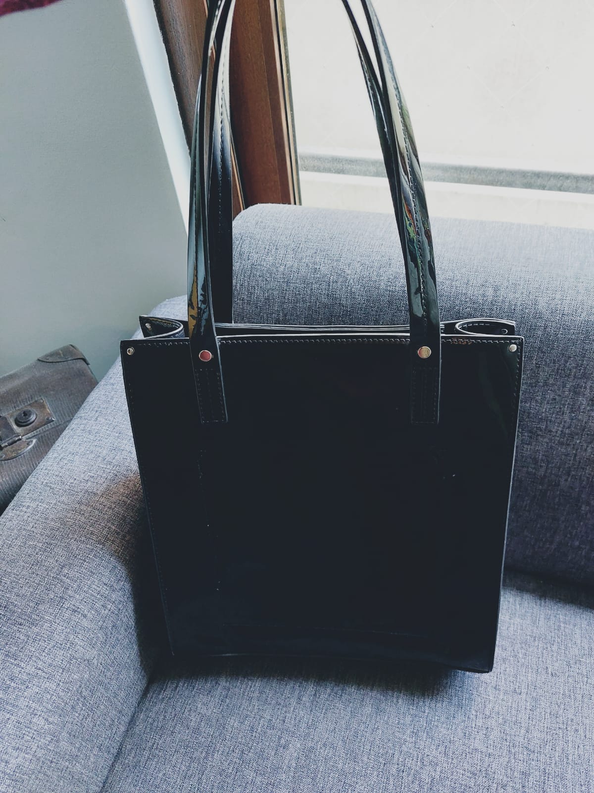Cartera Prune charol negro - Imagen 2