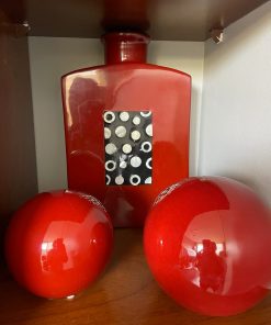 Florero y esferas de cerámica