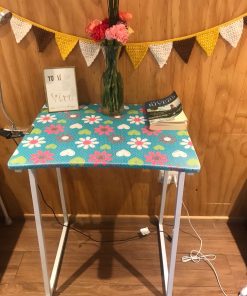 Escritorio compacto diseño flores y corazones