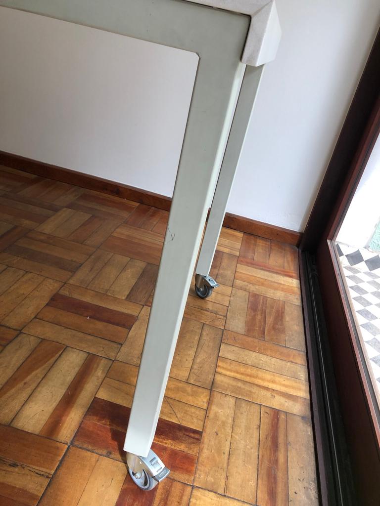 Mesón con ruedas hecho en Medular - Imagen 3