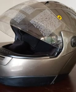 Casco de moto Zeus y guantes