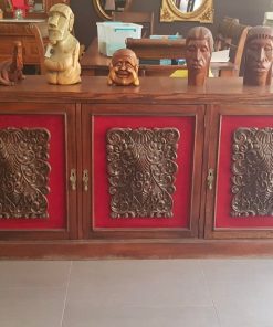 Buffet antiguo detalles en bronce