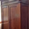 Mueble de madera antiguo