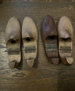 Par de hormas de madera noble