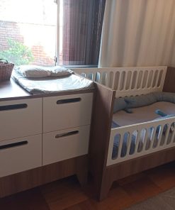 Cómoda y mudador madera