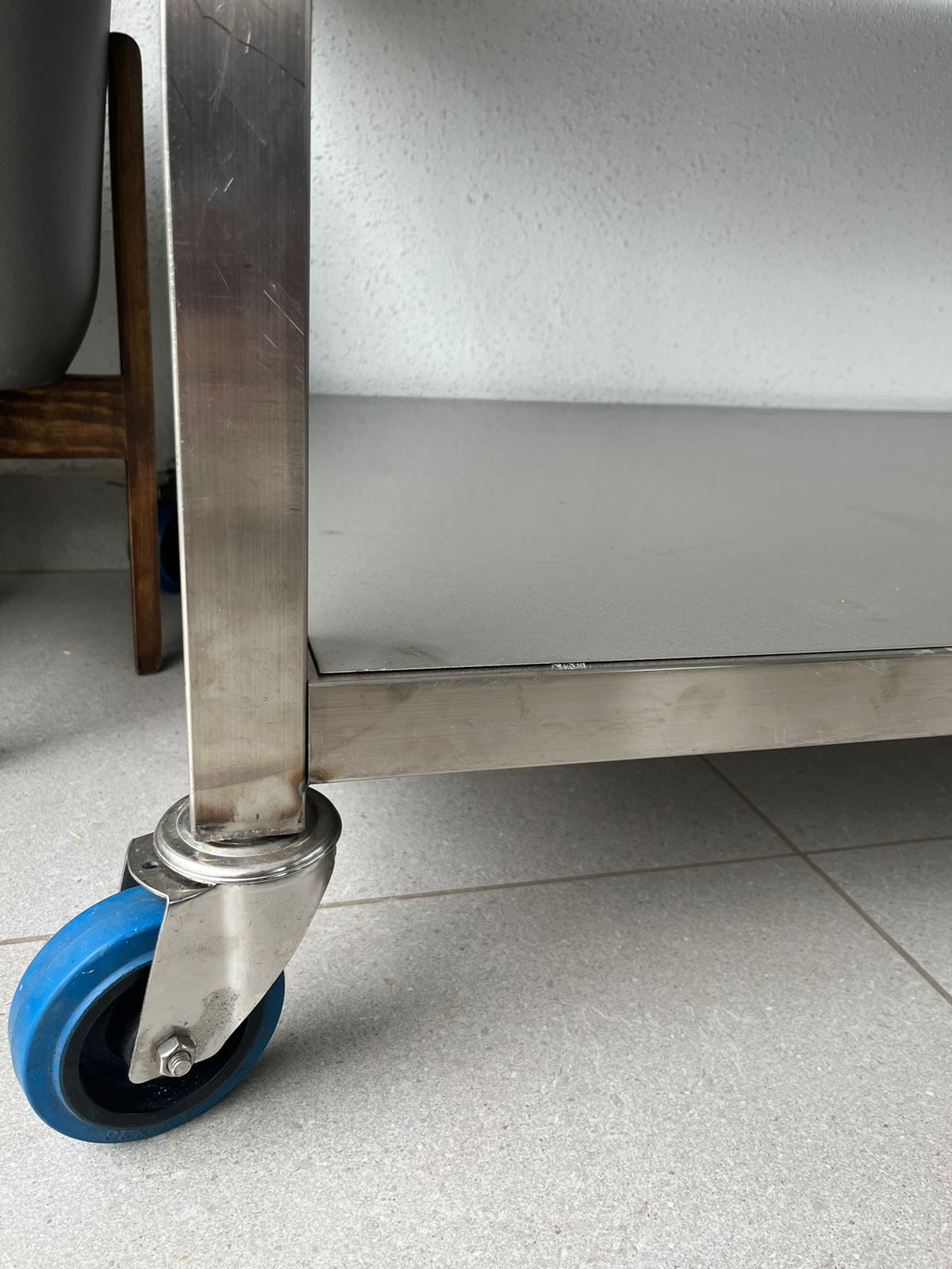 Mesón de trabajo acero inox - Imagen 4