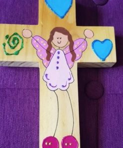 Cruz de madera con dibujos