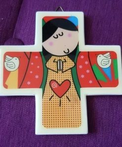Cruz de acrílico con dibujos