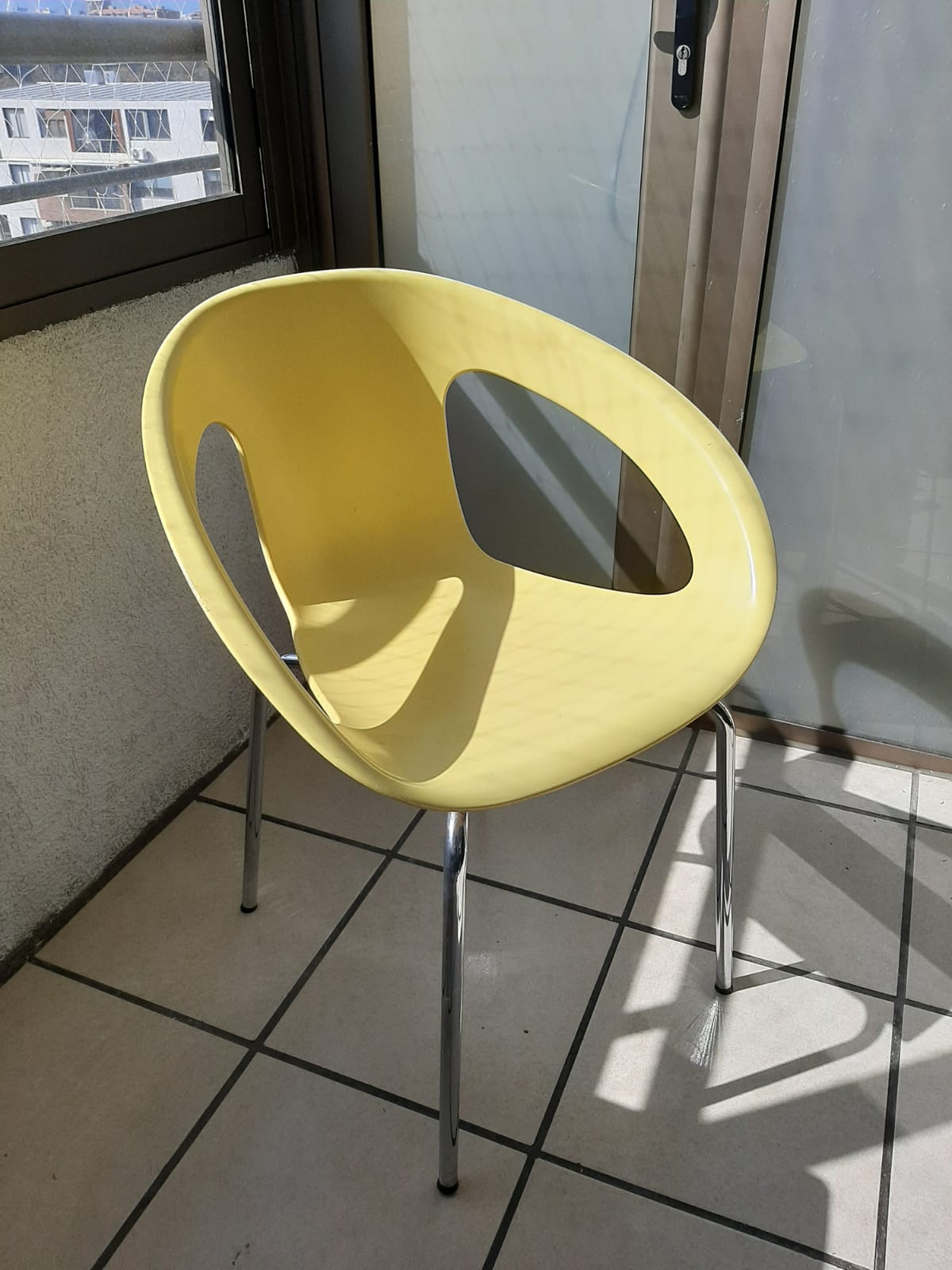 Par de sillas amarillo claro - Imagen 2