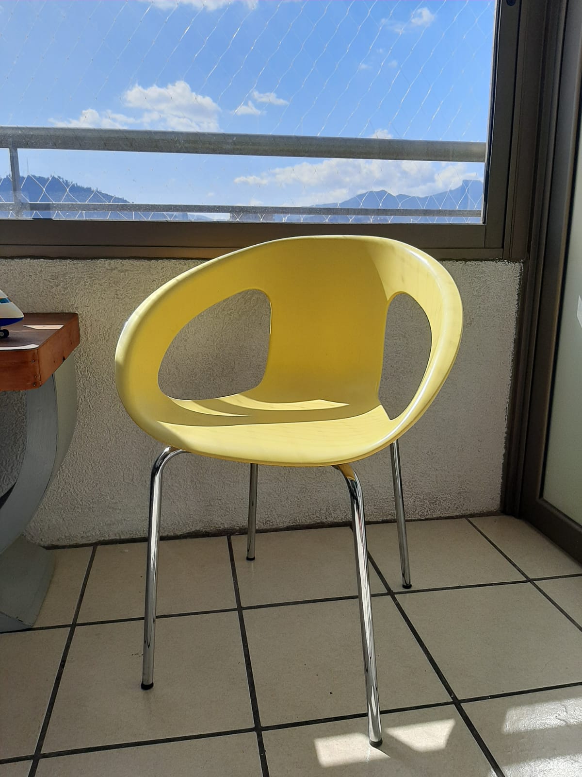 Par de sillas amarillo claro - Imagen 3