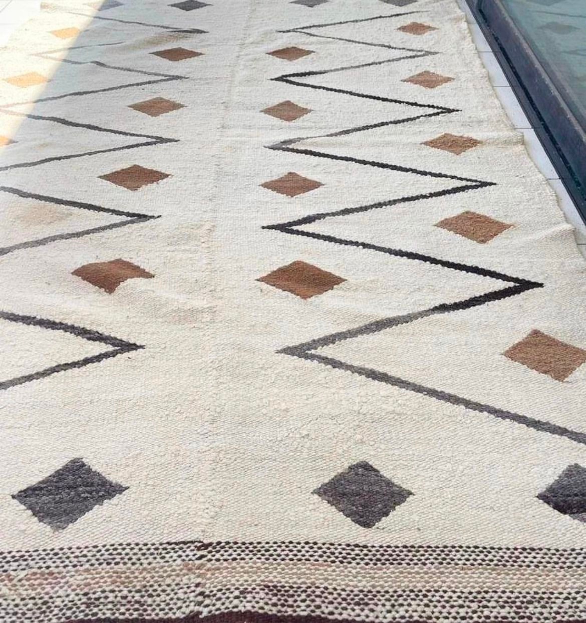 Alfombra 100% lana tonos crema y café