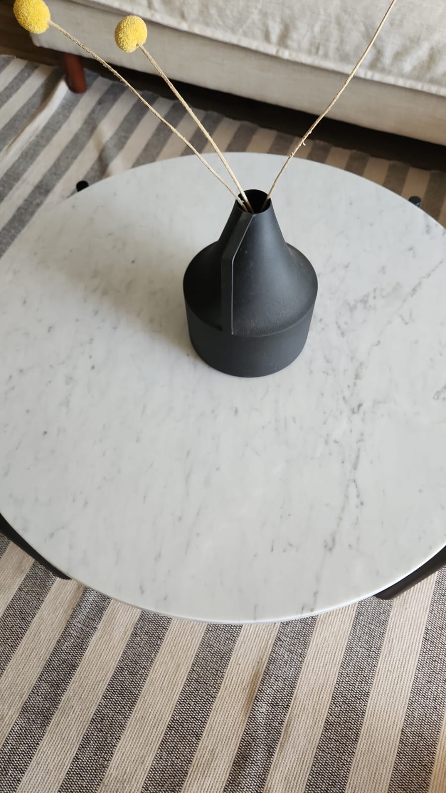 Mesa de centro de mármol y fierro - Imagen 2