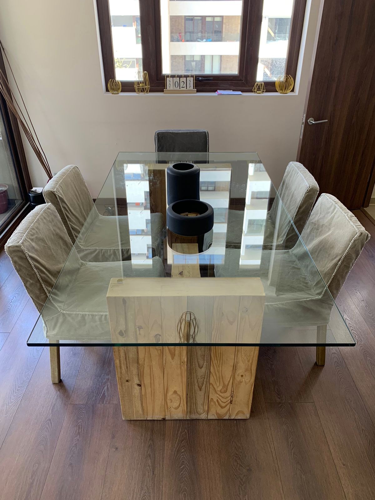 Comedor rústico tienda Forastero + 8 sillas