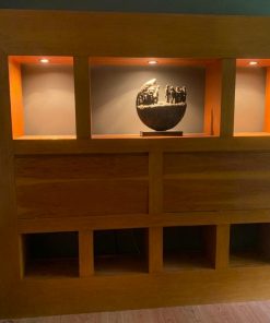 Mueble con iluminación enchape madera