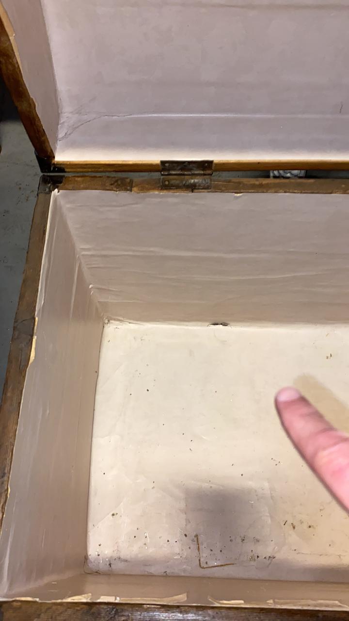 Baul antiguo de madera - Imagen 6