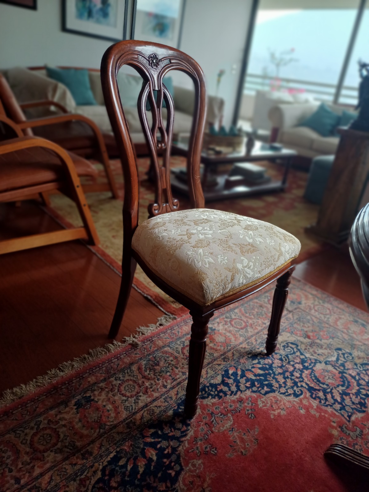 Fino juego de comedor con 6 sillas - Imagen 5