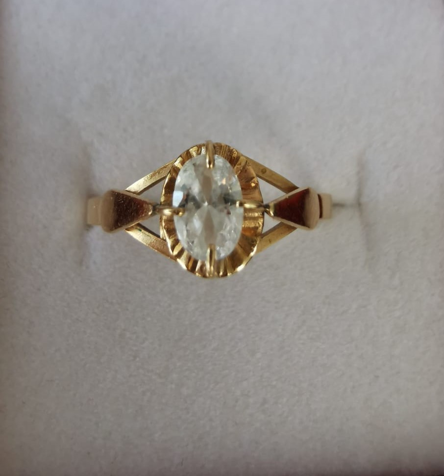 Anillo oro 18k con zircón solitario