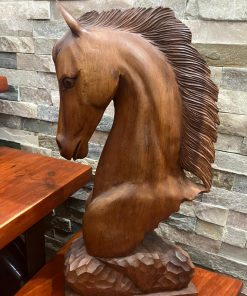 Caballo tallado en madera