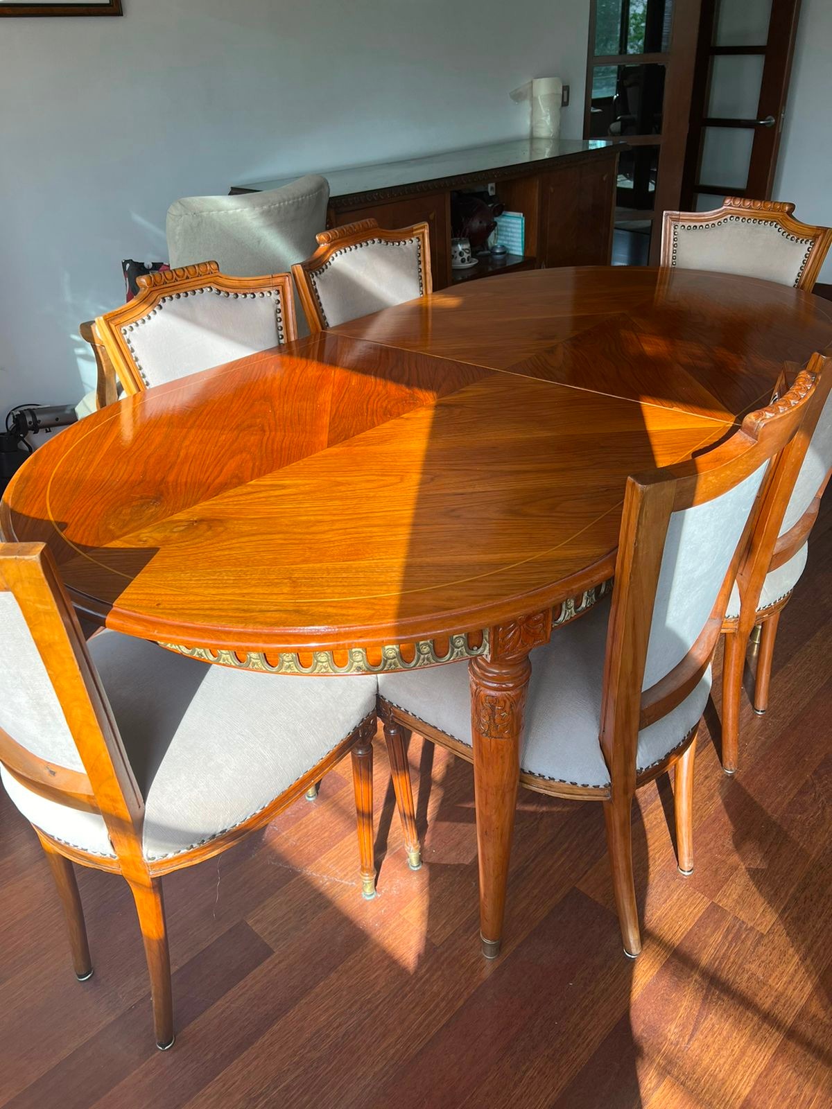 Juego comedor caoba rubia con 6 sillas