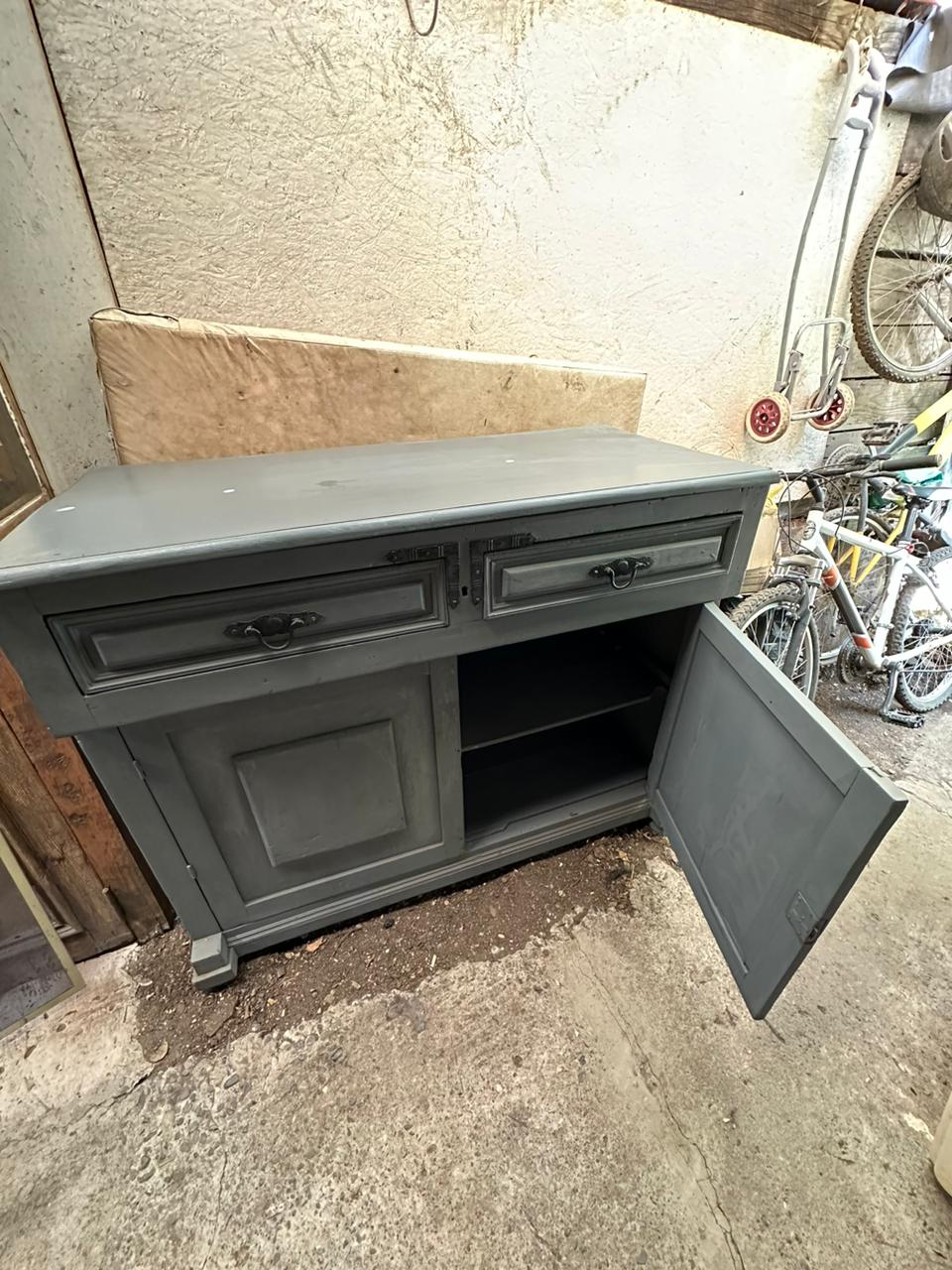 Mueble aparador de madera antiguo - Imagen 4