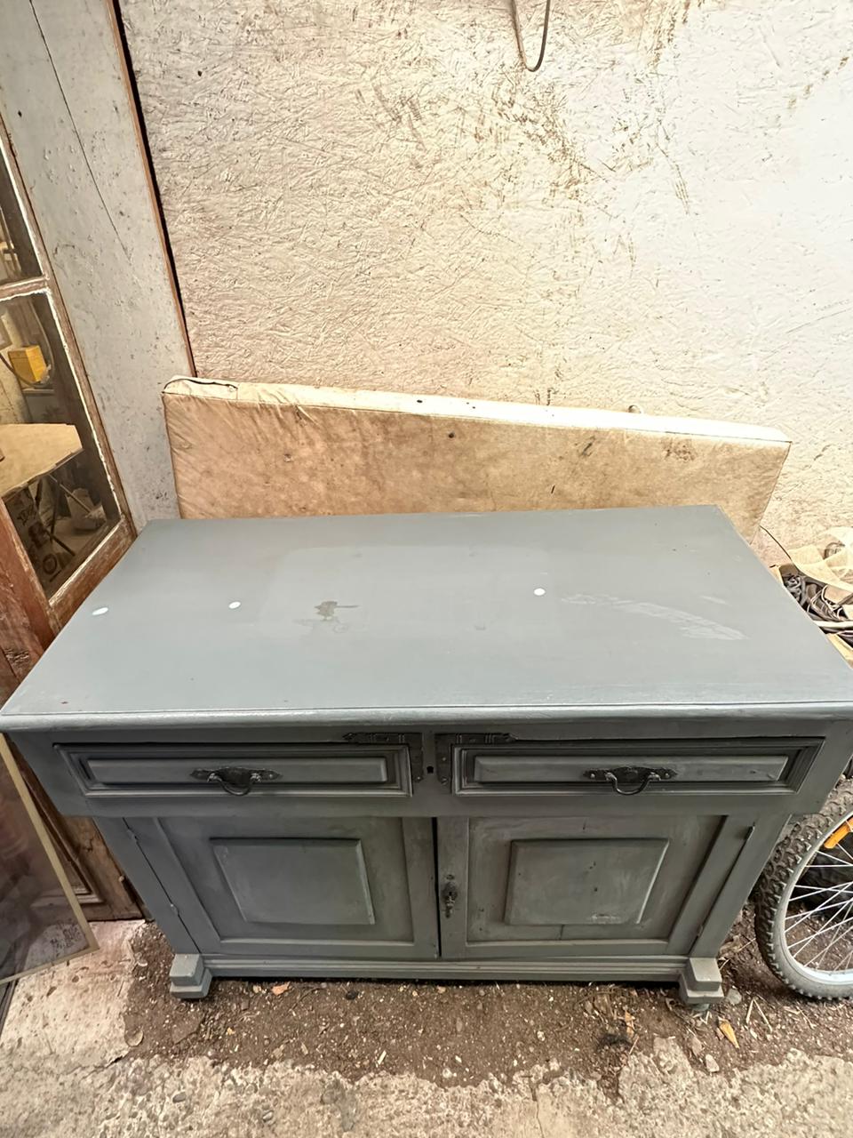 Mueble aparador de madera antiguo - Imagen 2