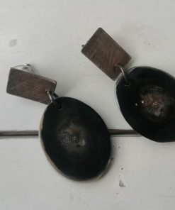 Aros de plata y obsidiana cósmica