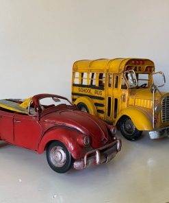 Par de autos decorativos